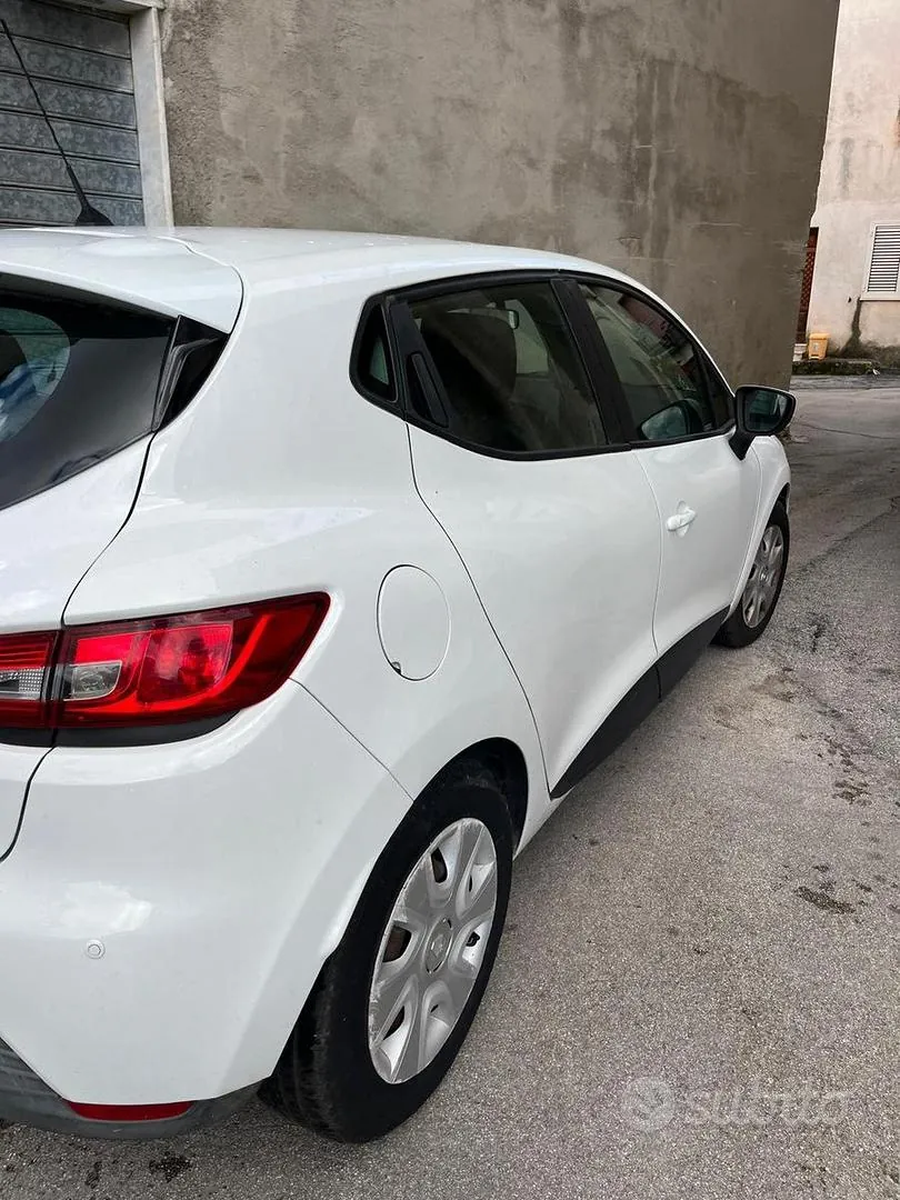 Renault Clio 2014 photo 4