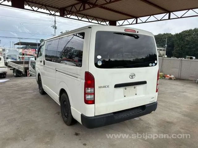 Toyota Hiace Van 2014 photo 3