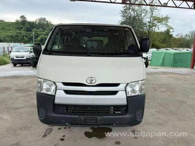 Toyota Hiace Van 2014 photo 5