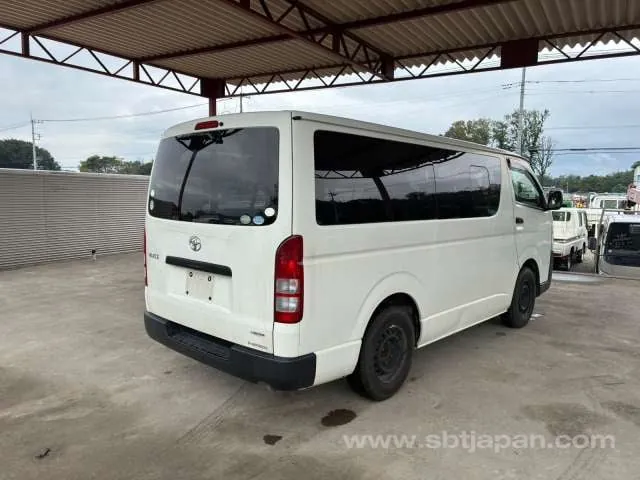 Toyota Hiace Van 2014 photo 4