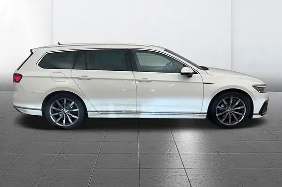 Volkswagen Passat 2021 photo 4