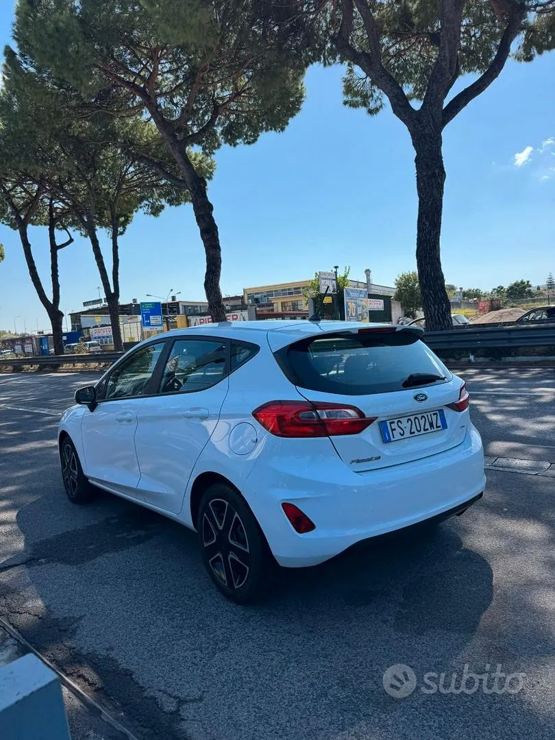 Ford Fiesta 2019 photo 2