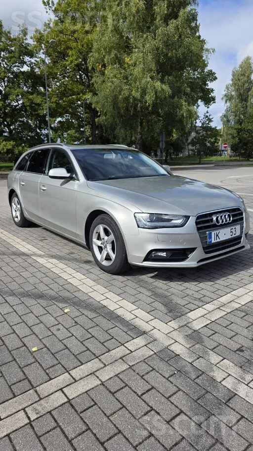 Audi A4 2012 photo 2