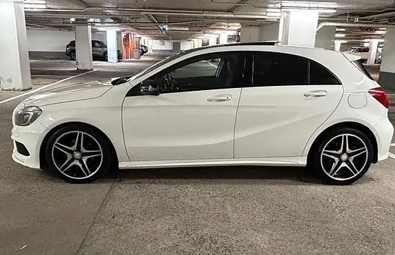 Mercedes-Benz A 180 2015 photo 4