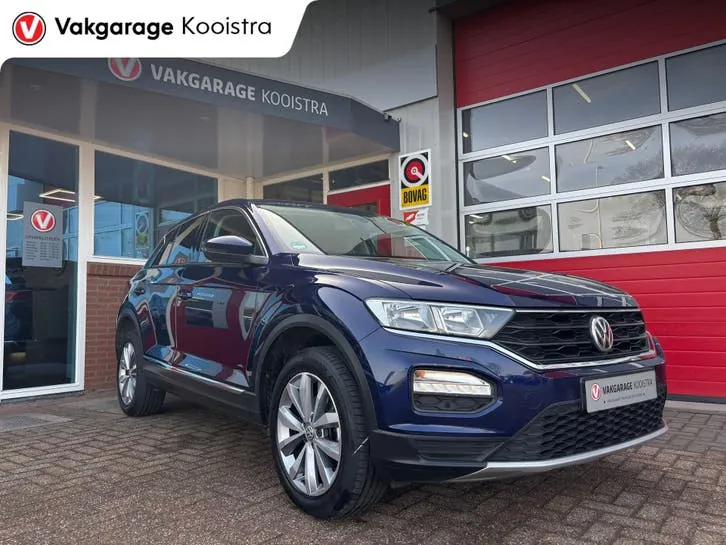 Volkswagen T-Roc 2018 photo 2