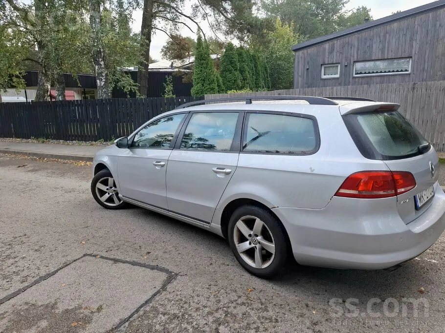 Volkswagen Passat 2012 photo 2