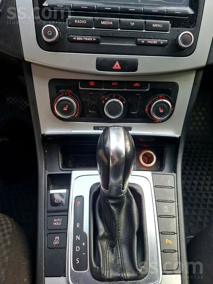 Volkswagen Passat 2012 photo 4
