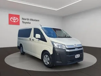 Toyota Hiace 2022 photo 2