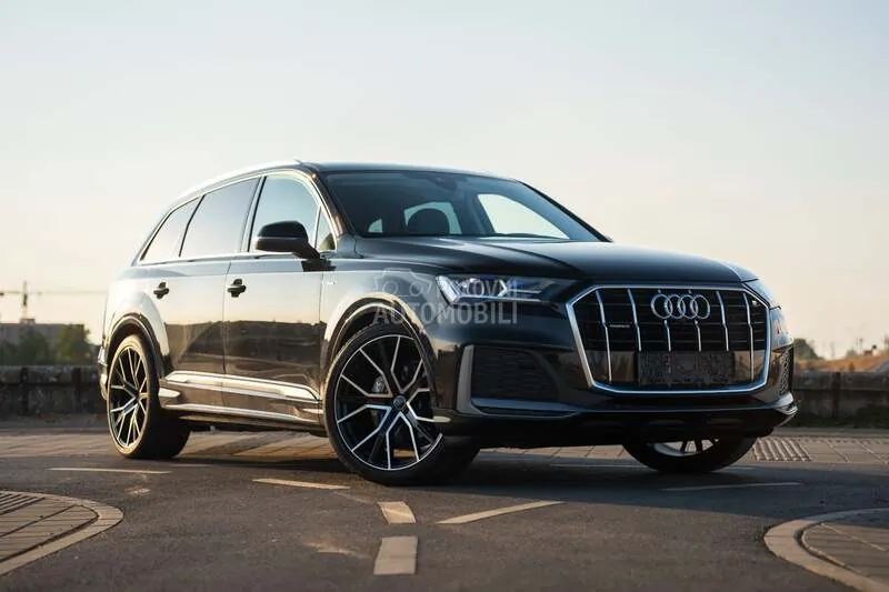 Audi Q7 2022 photo 2