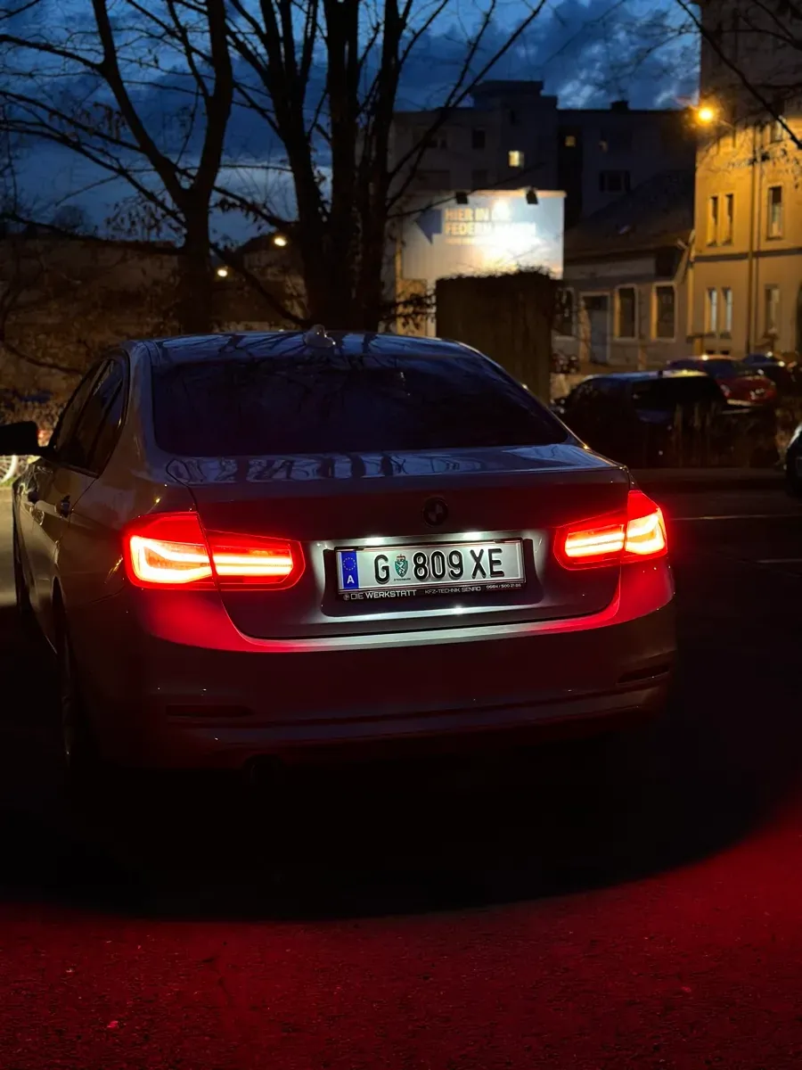 BMW 3 Series 2016 photo 3
