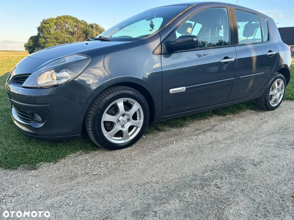 Renault Clio 2009 photo 2