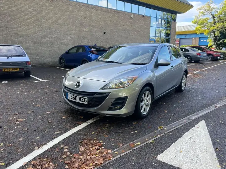 Mazda Mazda3 2010 photo 3
