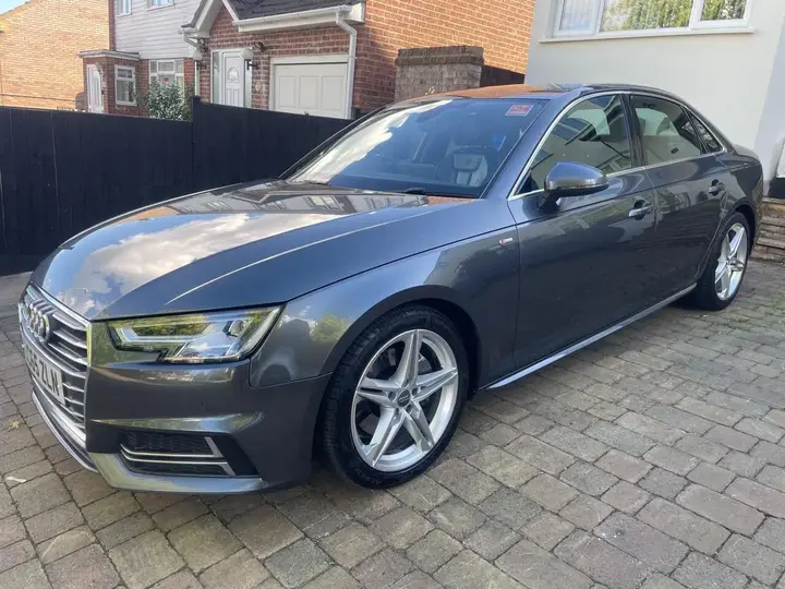 Audi A4 2015 photo 4