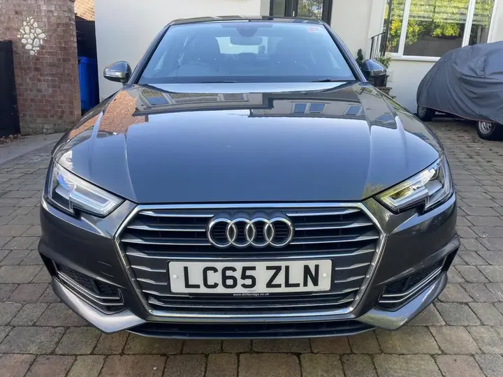 Audi A4 2015 photo 2