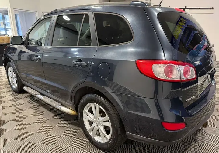 Hyundai Santa Fe 2011 photo 3