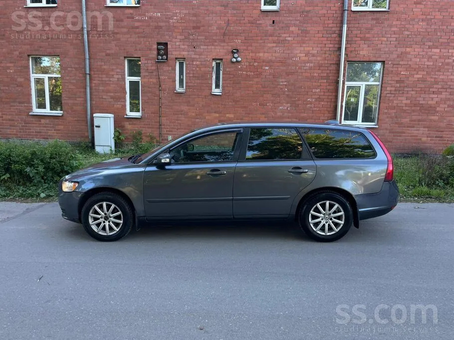 Volvo V50 2008 photo 2