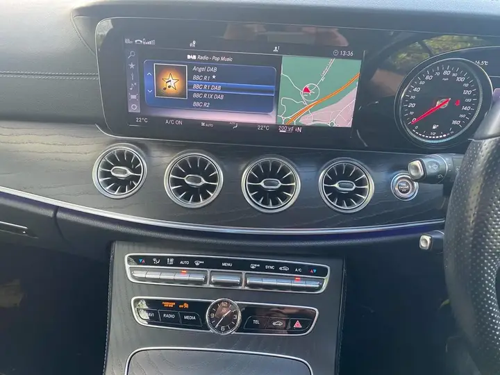 Mercedes-Benz E-Class 2018 photo 3