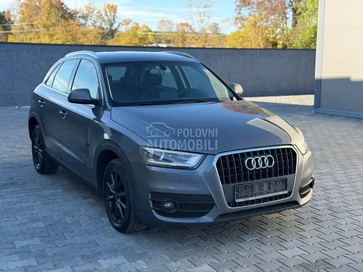 Audi Q3 2012 photo 2