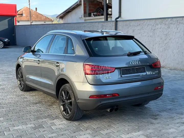 Audi Q3 2012 photo 5