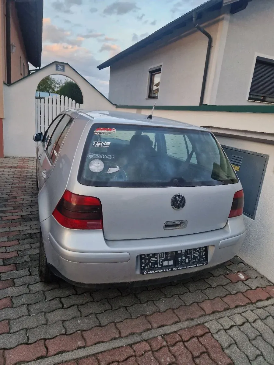 Volkswagen Golf 2001 photo 2