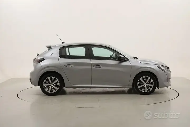 Peugeot 208 2023 photo 3