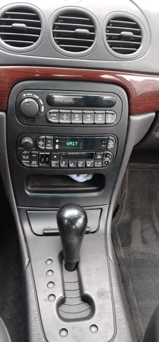 Chrysler 300 M 1999 photo 3