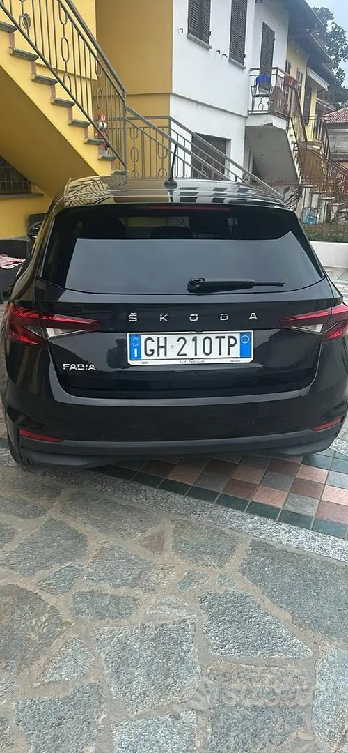 Skoda Fabia 2022 photo 4