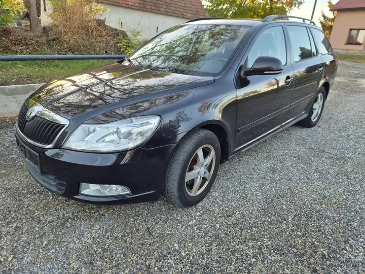Skoda Octavia 2010 photo 2