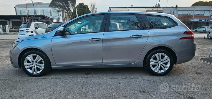 Peugeot 308 2021 photo 3