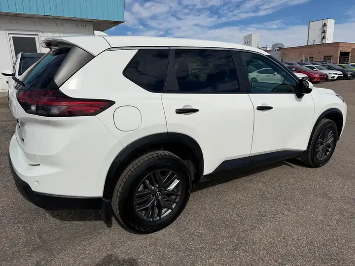 Nissan Rogue 2024 photo 2