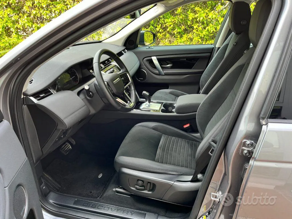 Land Rover Discovery Sport 2023 photo 5