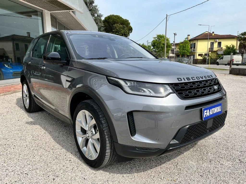 Land Rover Discovery Sport 2023 photo 4