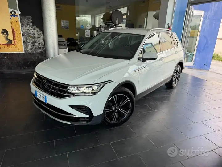 Volkswagen Tiguan 2022 photo 2