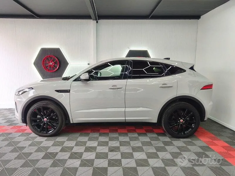 Jaguar E-Pace 2019 photo 4