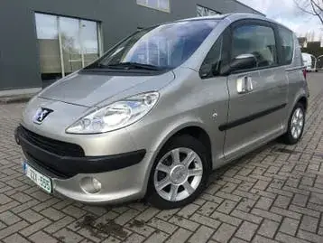 Peugeot 1007 2006 photo 2