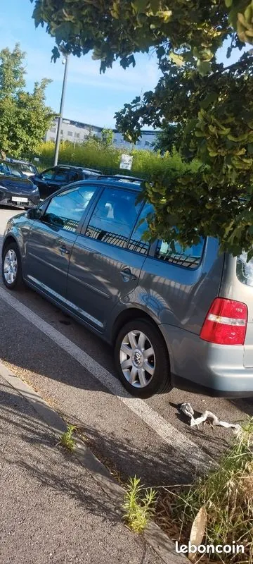 Volkswagen Touran 2004 photo 2
