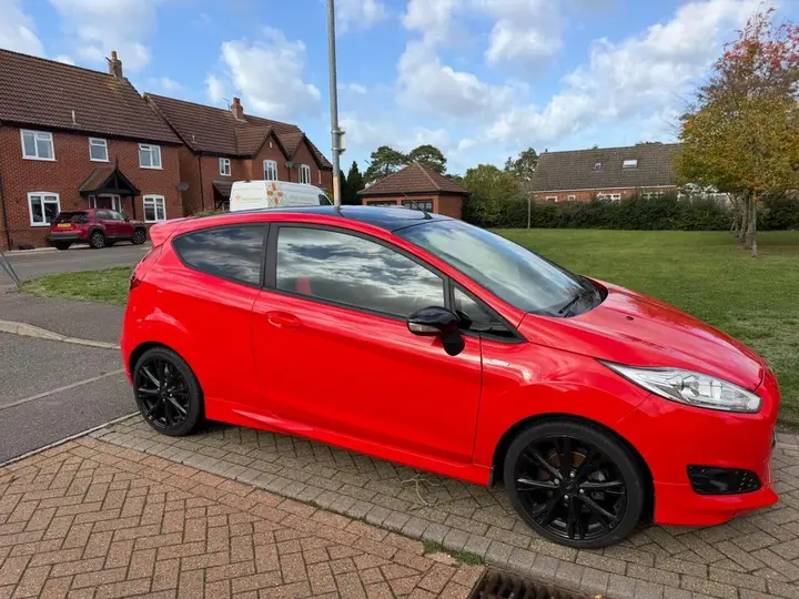 Ford Fiesta 2016 photo 3