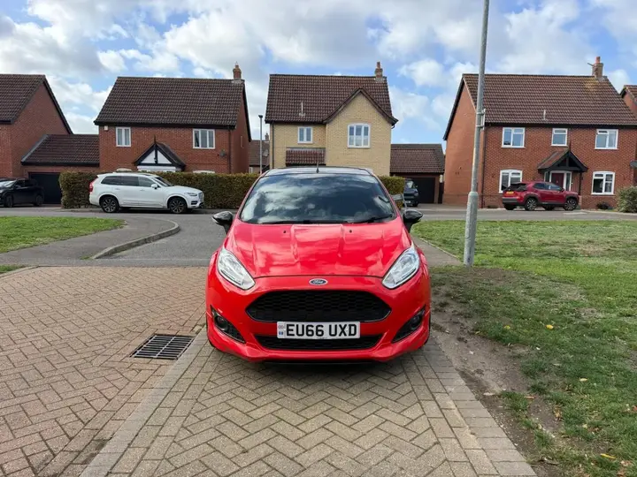 Ford Fiesta 2016 photo 2