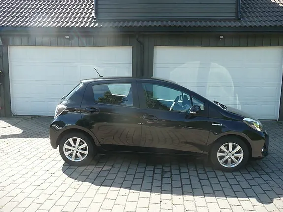 Toyota Yaris 2014 photo 2