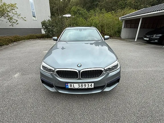 BMW 530E 2019 photo 2