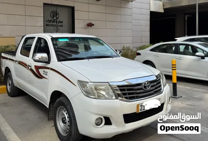 Toyota Hilux 2014 photo 2
