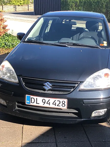 Suzuki Liana