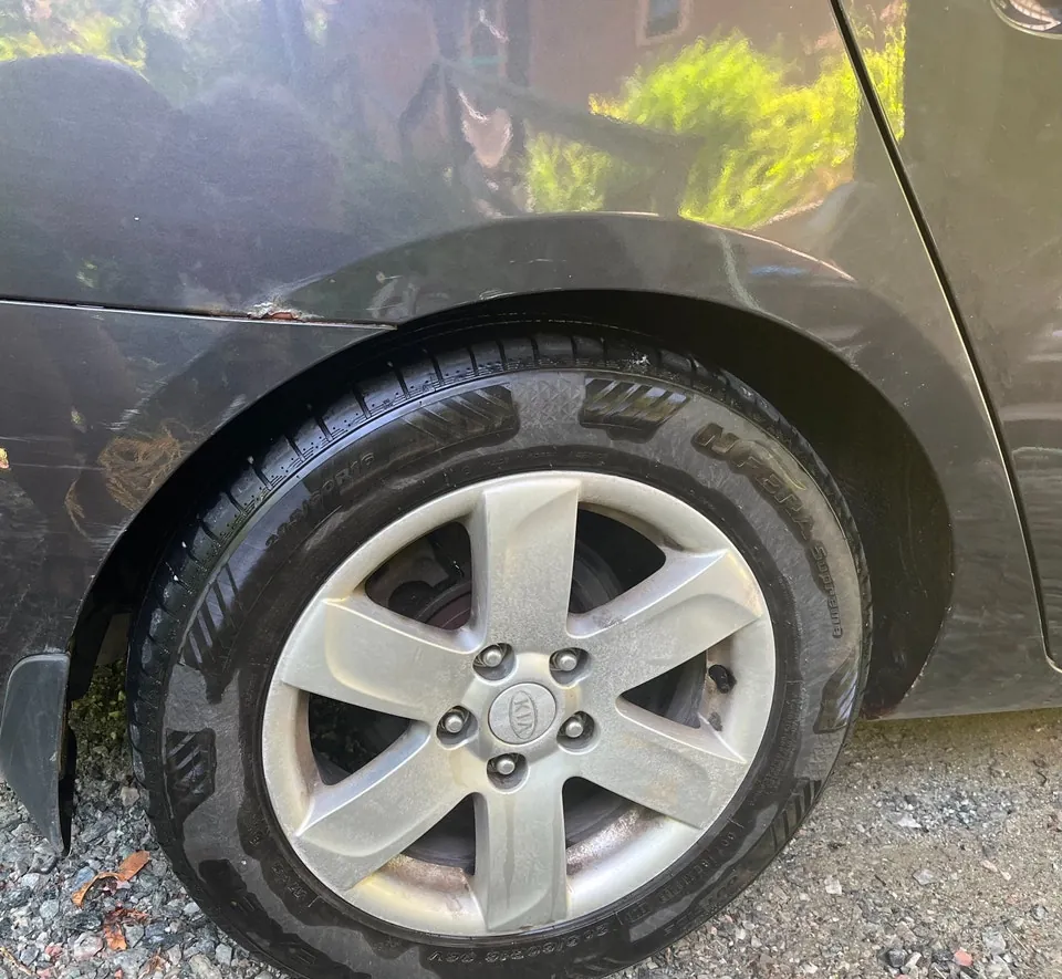 Kia Rondo 2008 photo 4