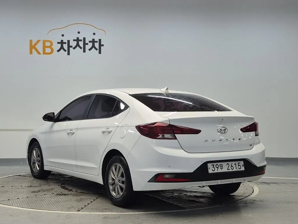 Hyundai Avante 2019 photo 2