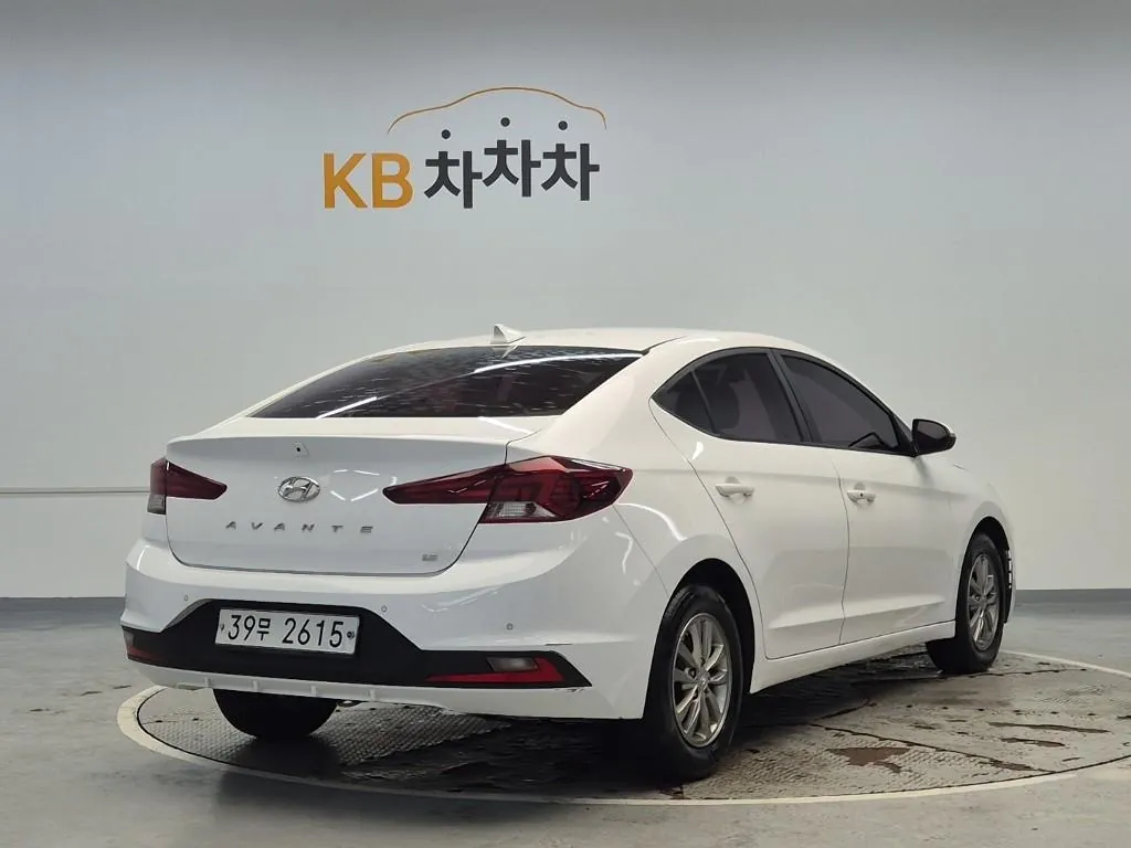 Hyundai Avante 2019 photo 3