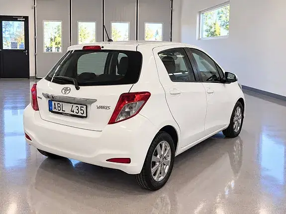 Toyota Yaris 2013 photo 5