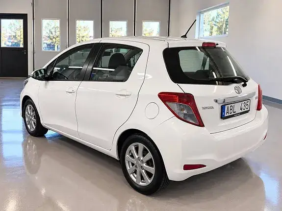 Toyota Yaris 2013 photo 4