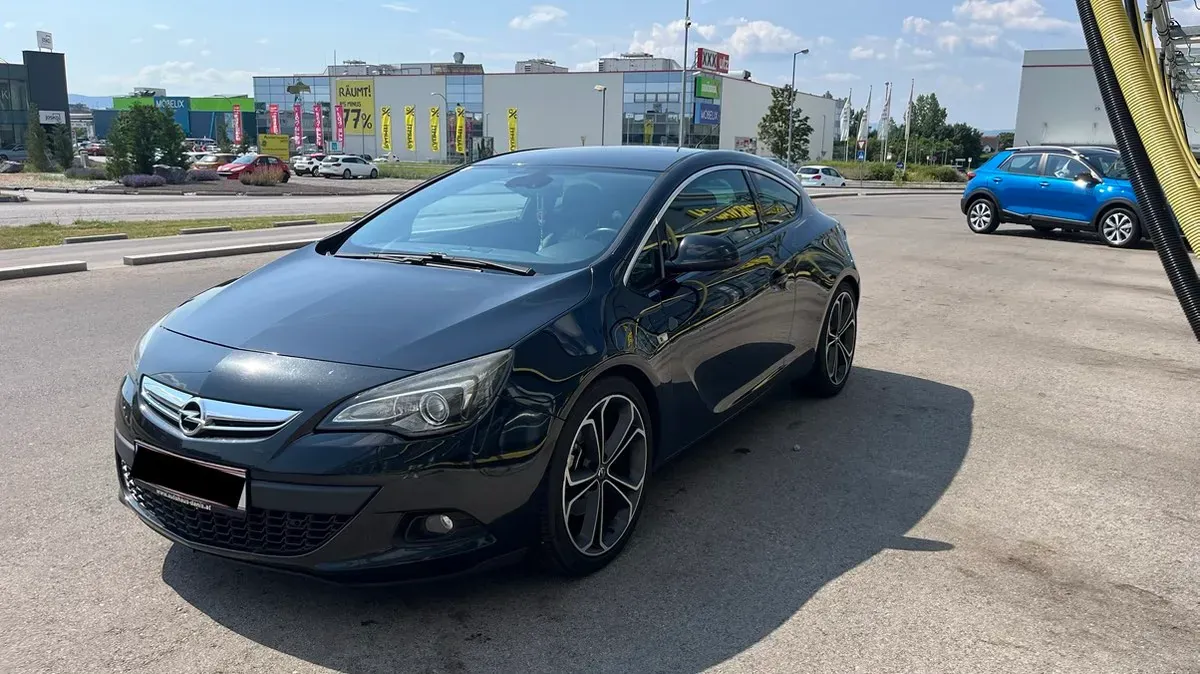 Opel Astra 2012 photo 3