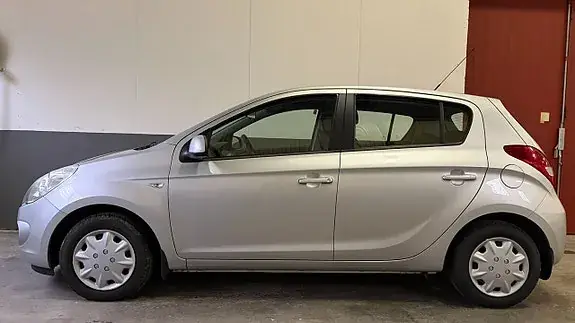 Hyundai I20 2011 photo 2