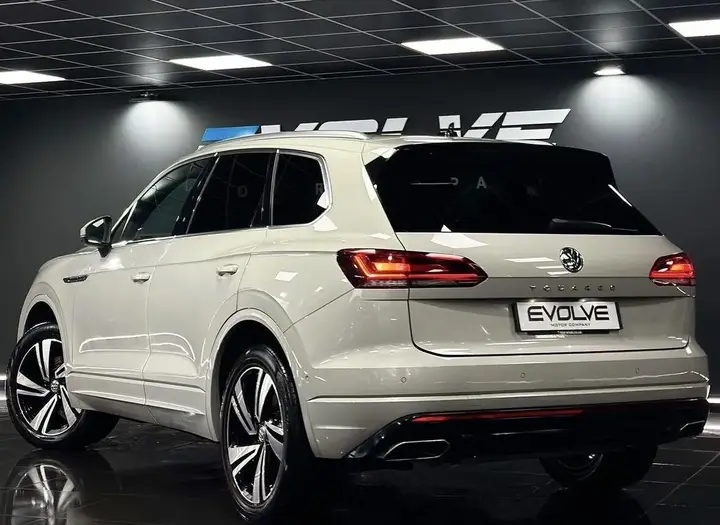 Volkswagen Touareg 2020 photo 2